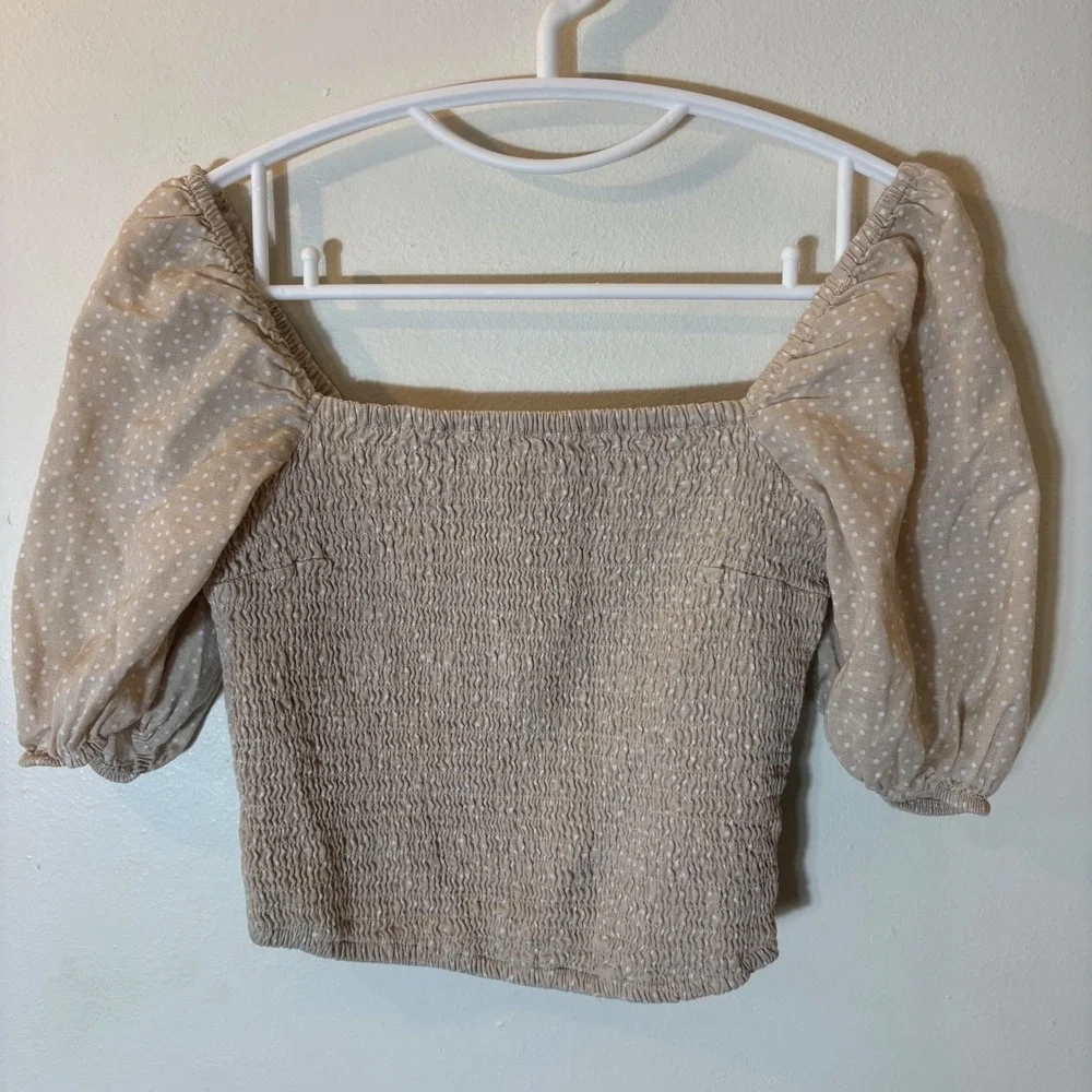 Abercrombie & Fitch Smocked Puff Sleeve Top Size XS Tan Polka Dot‎
